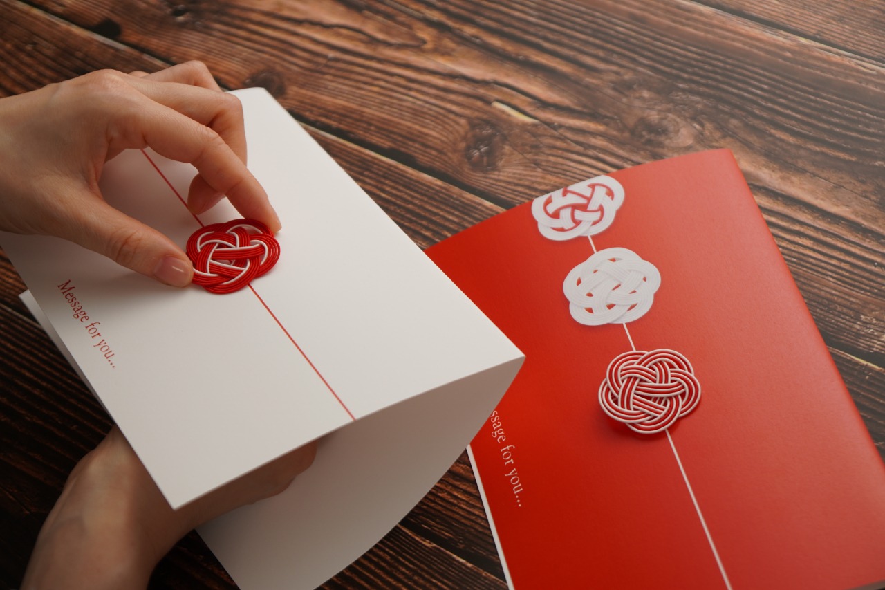 Incredibly fun art of “mizuhiki”! [making a Message Card]