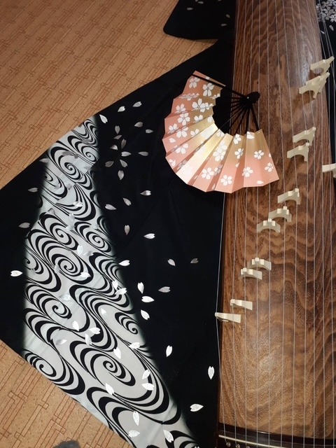 Experience of Japanese classical dance with koto accompani…